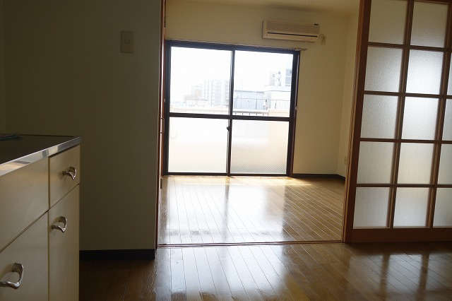 キッチン・洋室